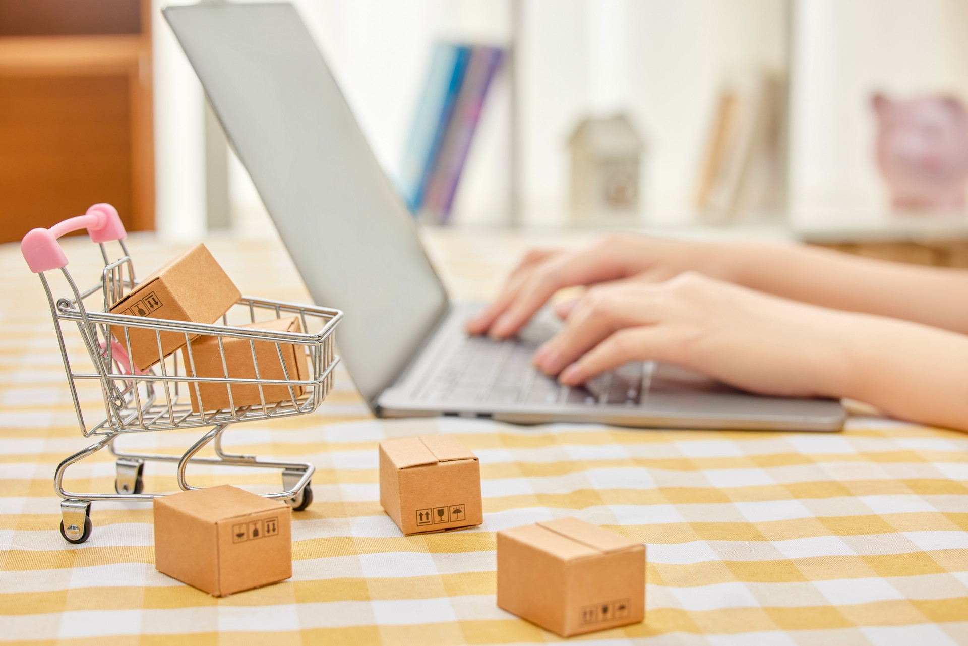 全域運(yùn)營策劃之引發(fā)用戶關(guān)注三法